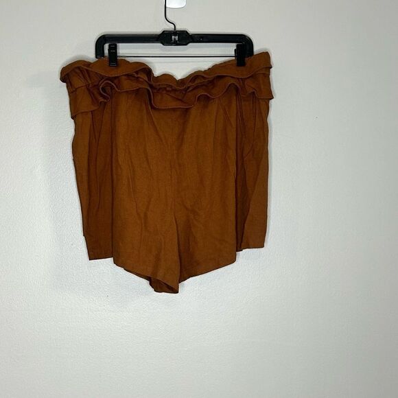 Eloquii Fold-over Shorts Missing Belt - Picture 4 of 4